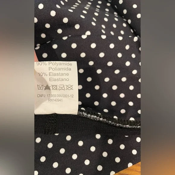 NWOT dona jo women’s ultimate skirt/skort,black polka dot color,size 3 XL